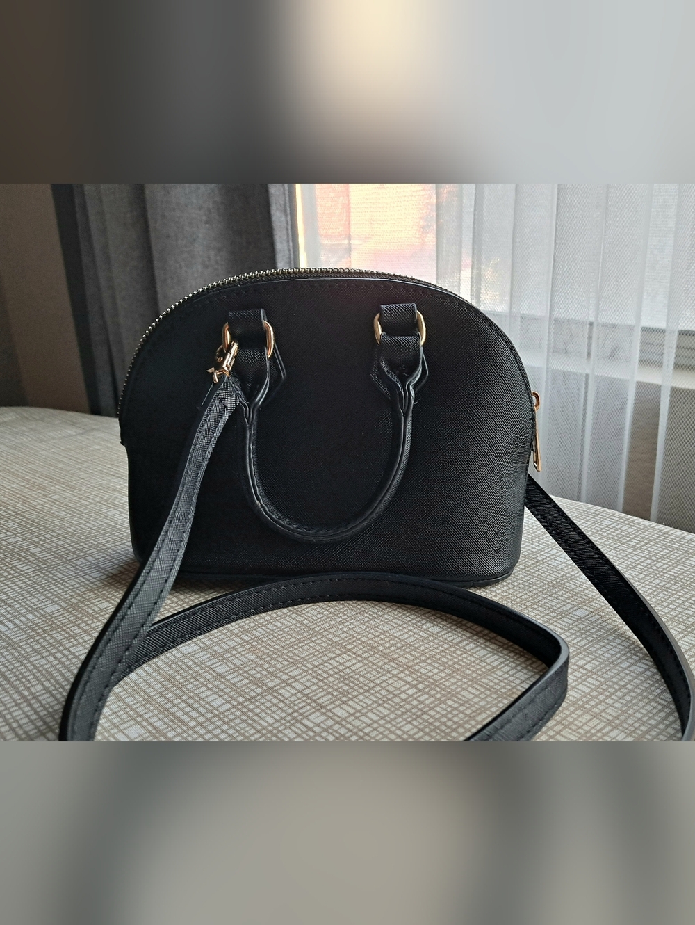 Classic Black Dome Small Crossbody Bag - Unbranded